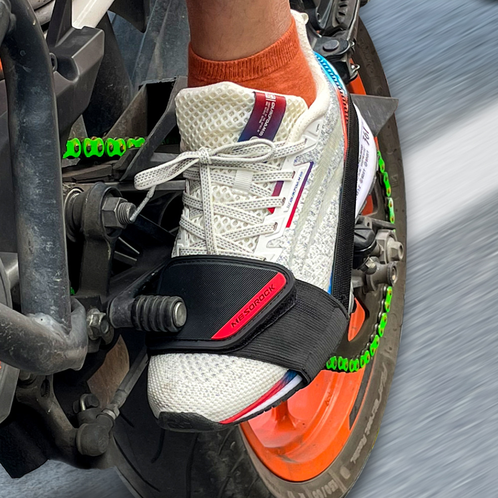 Motorcycle Gear Lever Extender - ที่หุ้มรองเท้าสำหรับเปลี่ยนเกียร์มอเตอร์ไซค์ ปรับได้ ผลิตจาก TPU พร้อมสายรัดกันลื่น ใช้ได้กับรองเท้าบูทและรองเท้าทุกประเภท